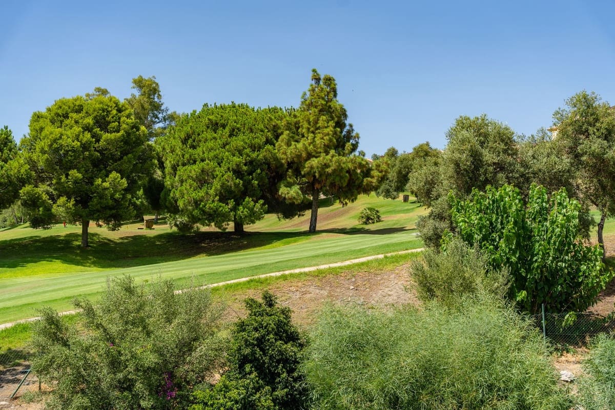 2 soveværelse Penthouse til salg i Los Arqueros med swimmingpool garage - € 465.000 (Ref: 10011946)