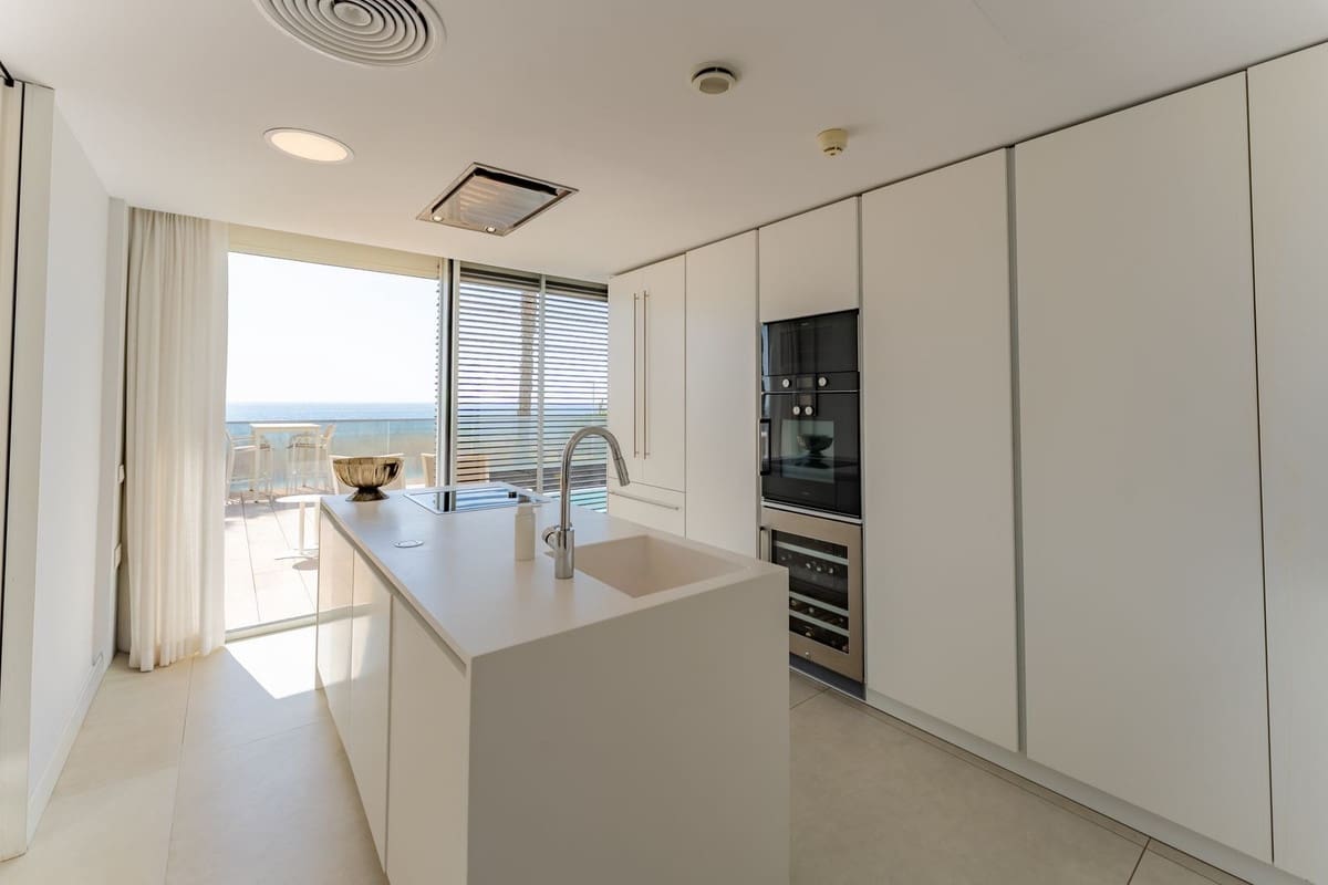 4 makuuhuone Paritalo vuokrattavana paikassa Estepona mukana uima-altaan 
autotalli - 15 000 € (Ref: 10023331)