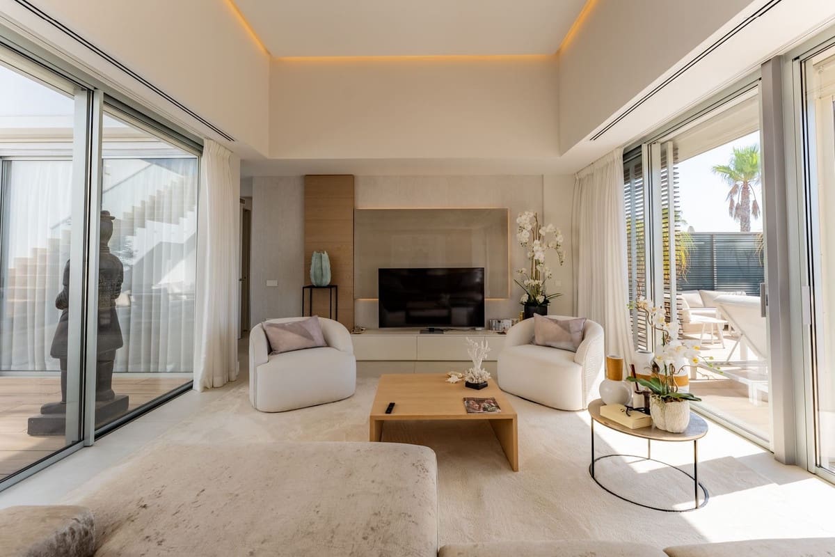 4 makuuhuone Paritalo vuokrattavana paikassa Estepona mukana uima-altaan 
autotalli - 15 000 € (Ref: 10023331)
