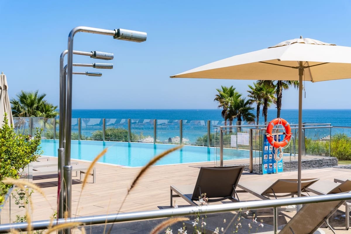 4 makuuhuone Paritalo vuokrattavana paikassa Estepona mukana uima-altaan 
autotalli - 15 000 € (Ref: 10023331)