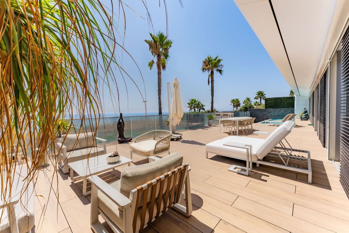 4 makuuhuone Paritalo vuokrattavana paikassa Estepona mukana uima-altaan 
autotalli - 15 000 € (Ref: 10023331)