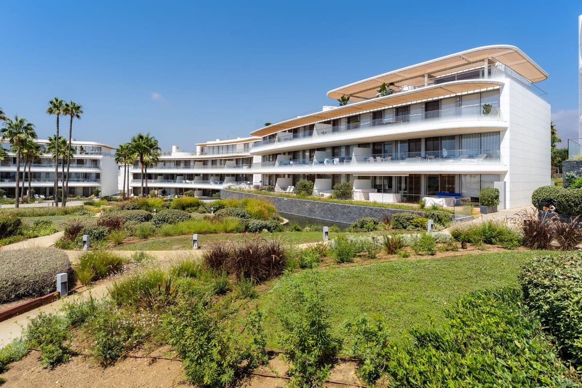 4 makuuhuone Paritalo vuokrattavana paikassa Estepona mukana uima-altaan 
autotalli - 15 000 € (Ref: 10023331)