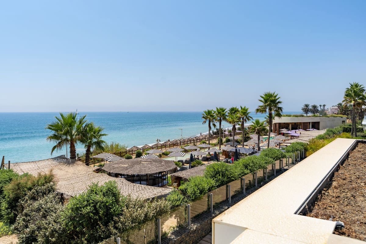 4 makuuhuone Paritalo vuokrattavana paikassa Estepona mukana uima-altaan 
autotalli - 15 000 € (Ref: 10023331)