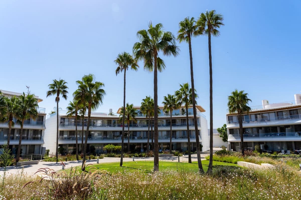 4 makuuhuone Paritalo vuokrattavana paikassa Estepona mukana uima-altaan 
autotalli - 15 000 € (Ref: 10023331)