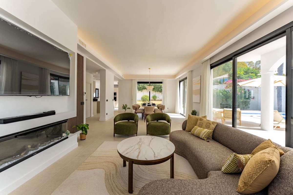 4 soverom Villa til leie i Nueva Andalucia med svømmebasseng garasje - € 12 900 (Ref: 10023464)