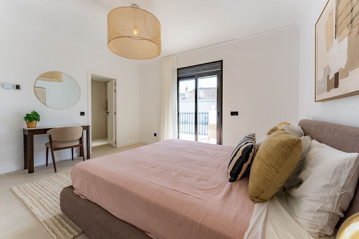 4 soverom Villa til leie i Nueva Andalucia med svømmebasseng garasje - € 12 900 (Ref: 10023464)