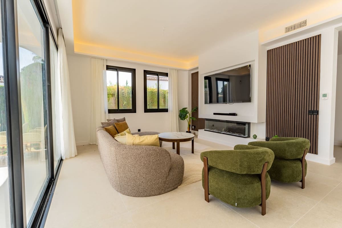 4 soverom Villa til leie i Nueva Andalucia med svømmebasseng garasje - € 12 900 (Ref: 10023464)