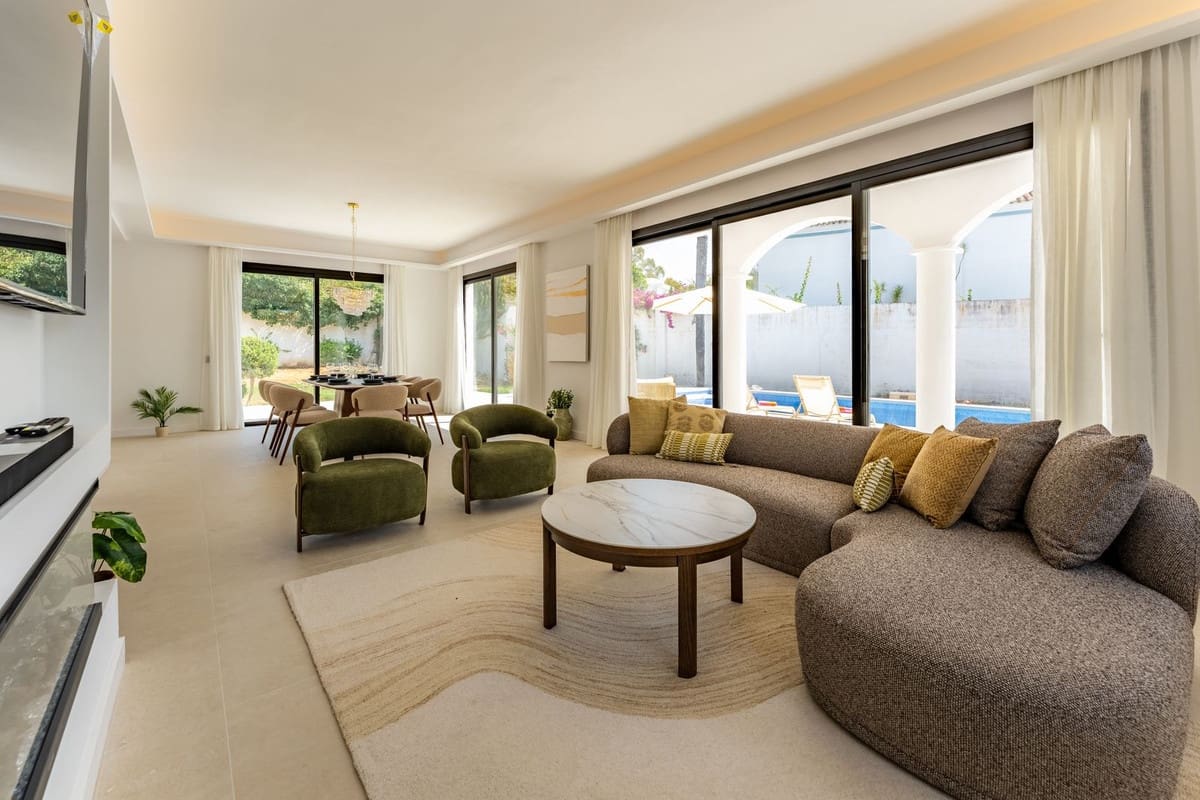 4 soverom Villa til leie i Nueva Andalucia med svømmebasseng garasje - € 12 900 (Ref: 10023464)