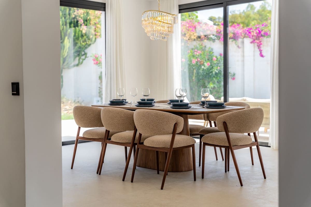 4 soverom Villa til leie i Nueva Andalucia med svømmebasseng garasje - € 12 900 (Ref: 10023464)