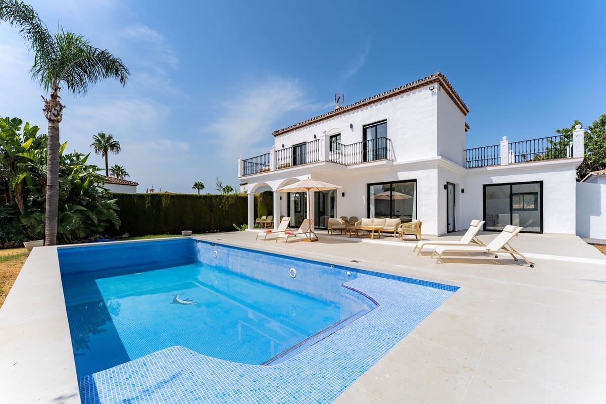 4 soverom Villa til leie i Nueva Andalucia med svømmebasseng garasje - € 12 900 (Ref: 10023464)
