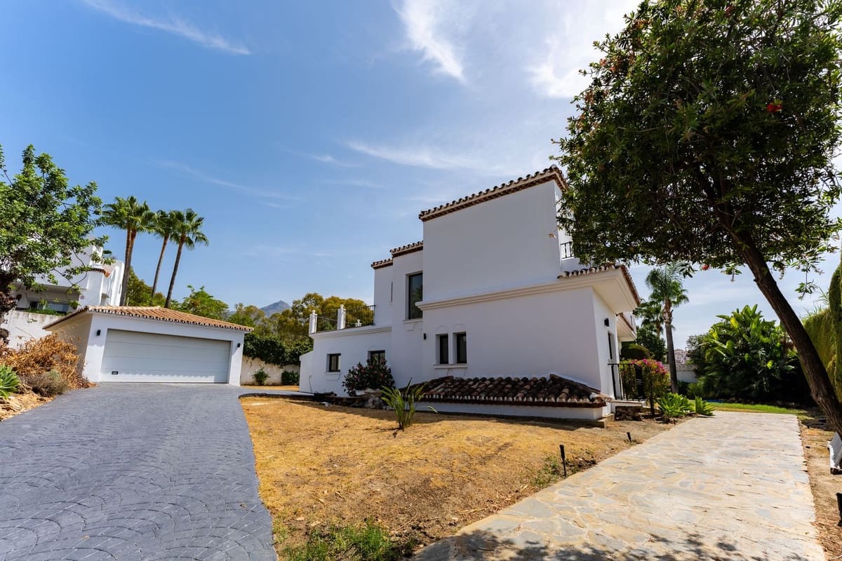 4 soverom Villa til leie i Nueva Andalucia med svømmebasseng garasje - € 12 900 (Ref: 10023464)