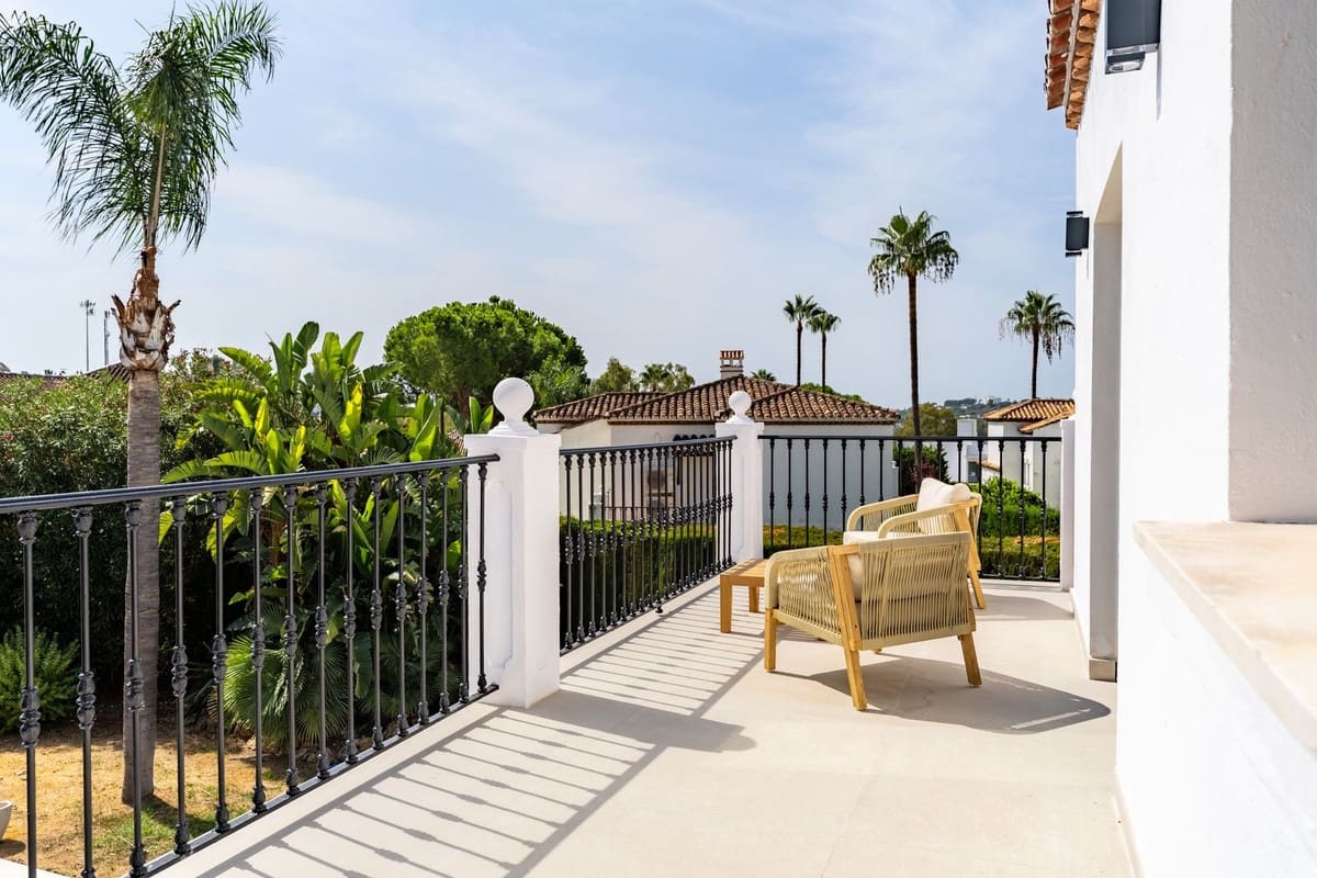 4 soverom Villa til leie i Nueva Andalucia med svømmebasseng garasje - € 12 900 (Ref: 10023464)