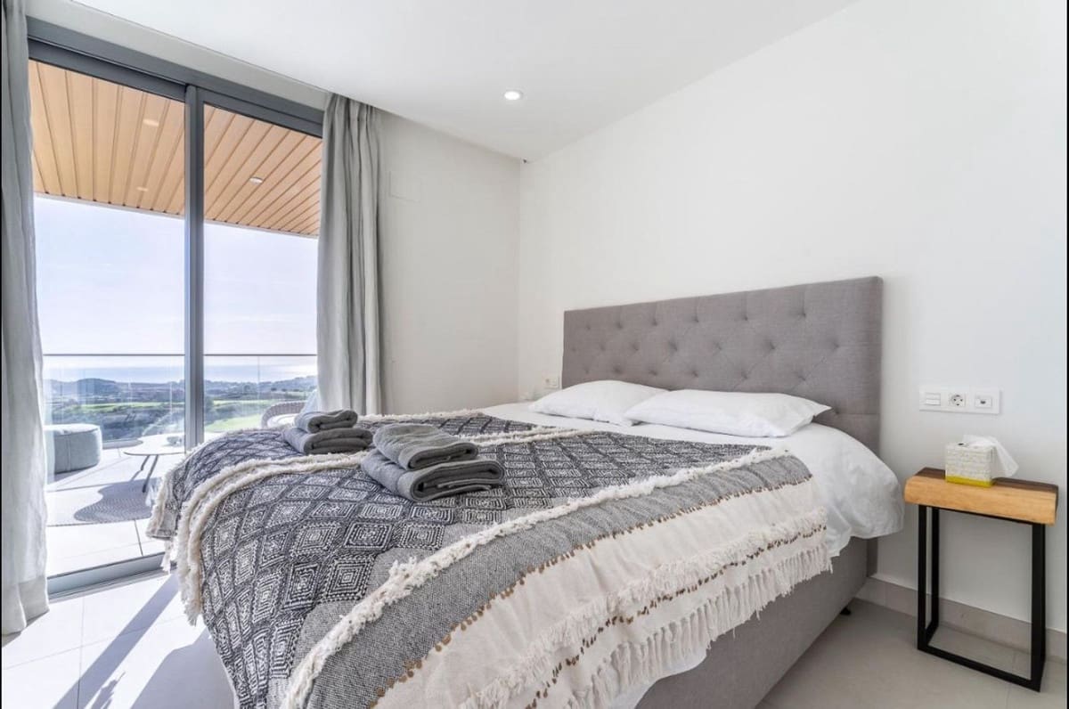 2 sypialnia Apartament na sprzedaż w La Cala de Mijas z basenem garażem - 665 000 € (Ref: 8802649)