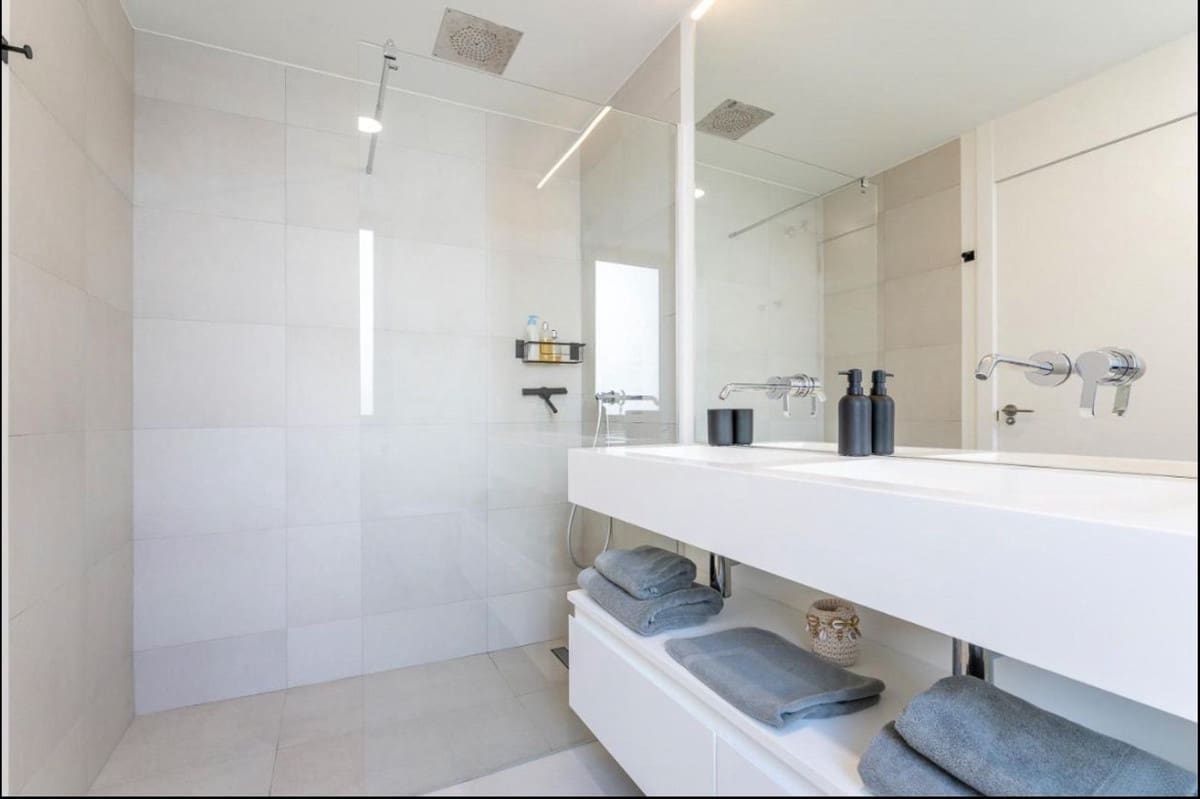 2 sypialnia Apartament na sprzedaż w La Cala de Mijas z basenem garażem - 665 000 € (Ref: 8802649)