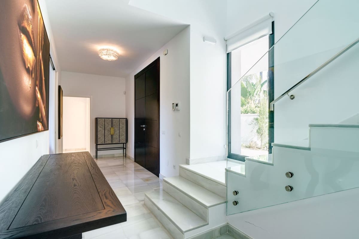 4 sypialnia Willa na kwatery wakacyjne w Las Chapas z basenem - 3 500 € (Ref: 8983124)
