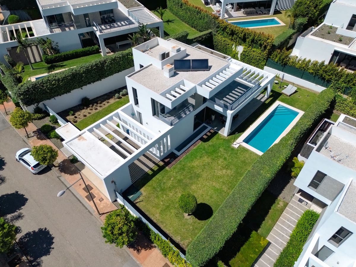 4 sovrum Villa för semesterbostäder i Cancelada med pool garage - 5 600 € (Ref: 8991989)