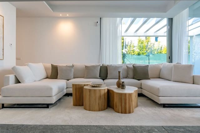 4 bedroom Villa for holiday rental in Cancelada, Estepona with pool garage - € 5,600 (Ref: 8991989)