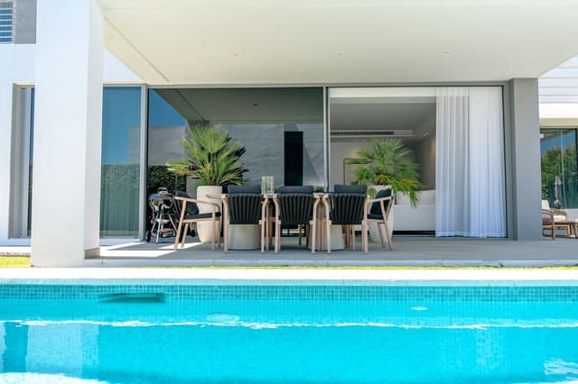 4 soveværelse Villa til leje i Cancelada, Estepona med swimmingpool garage - € 11.500 (Ref: 8993167)