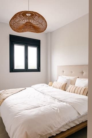 2 soveværelse Penthouse til leje i Selwo, Estepona med garage - € 2.100 (Ref: 9005199)