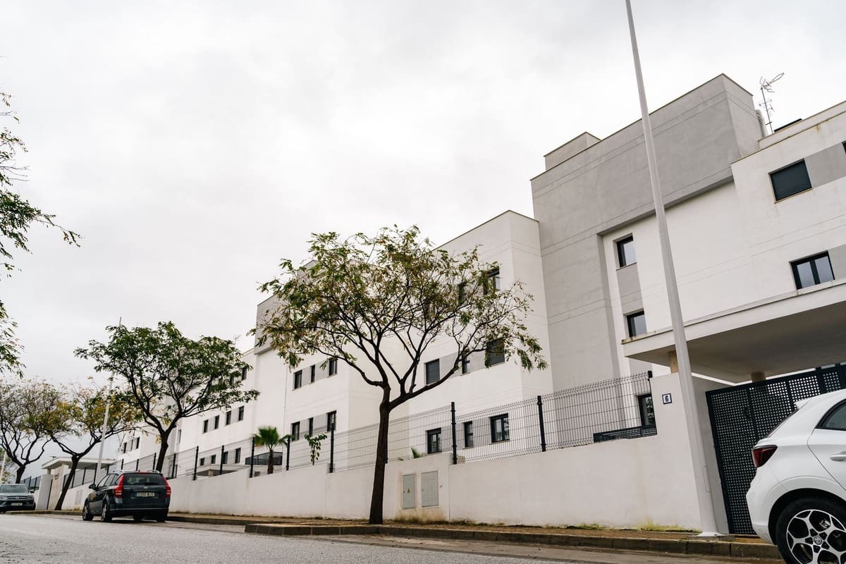 2 camera da letto Attico da affittare in New Golden Mile con garage - 2.100 € (Rif: 9005199)