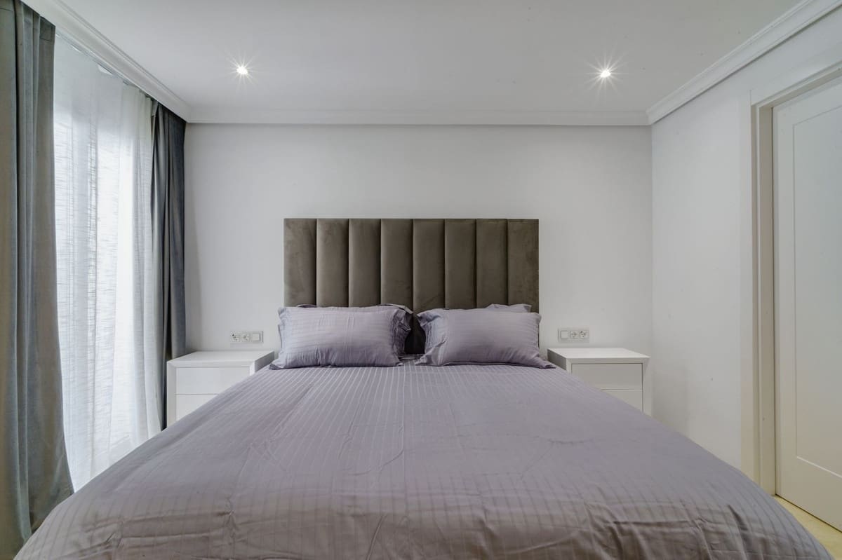 3 bedroom Apartment for rent in Estepona with pool garage - € 3,750 (Ref: 9115593)