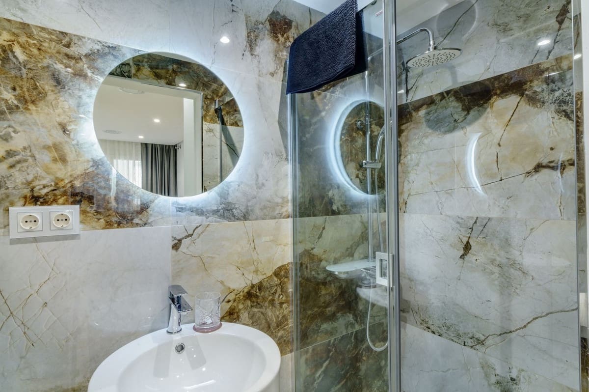 3 bedroom Apartment for rent in Estepona with pool garage - € 3,750 (Ref: 9115593)