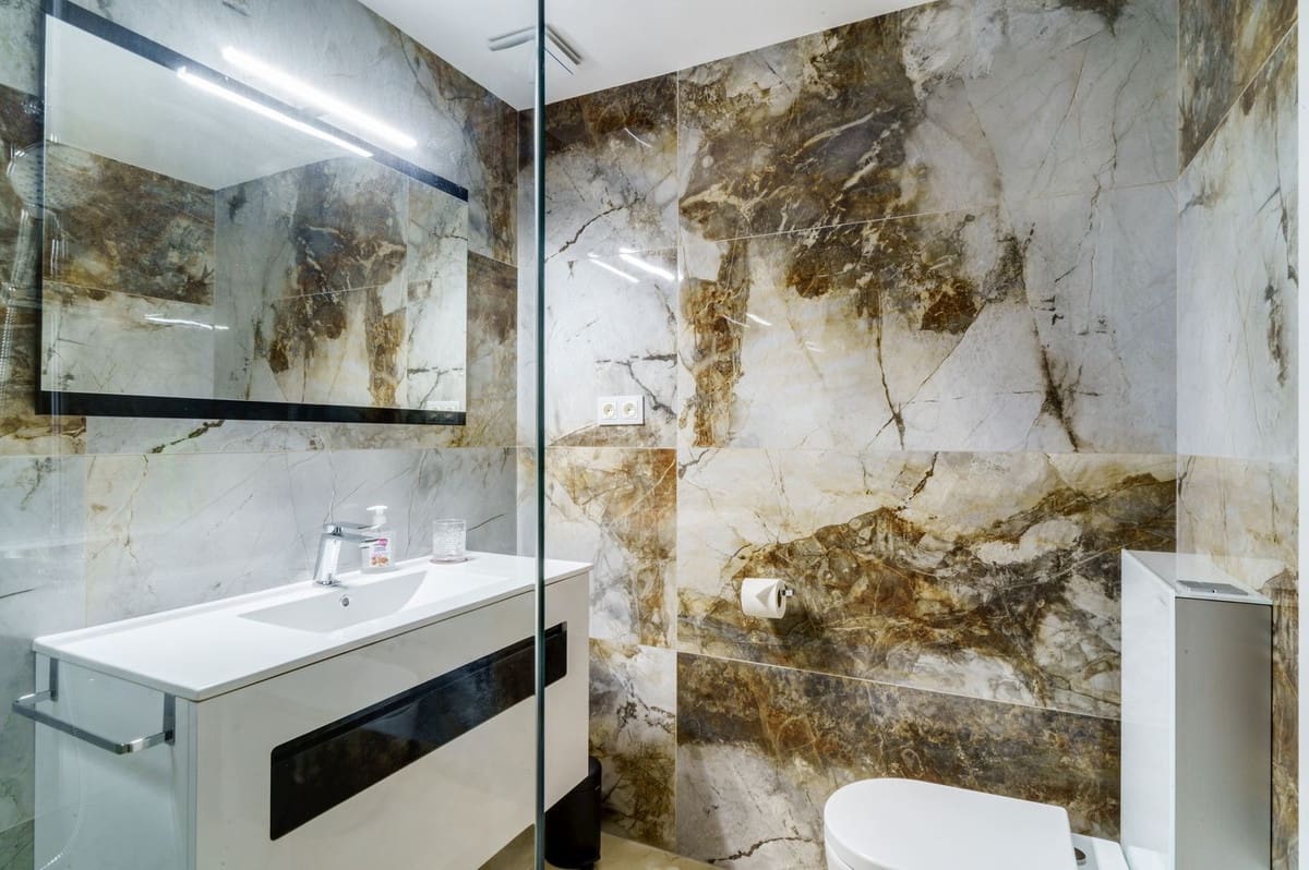 3 bedroom Apartment for rent in Estepona with pool garage - € 3,750 (Ref: 9115593)