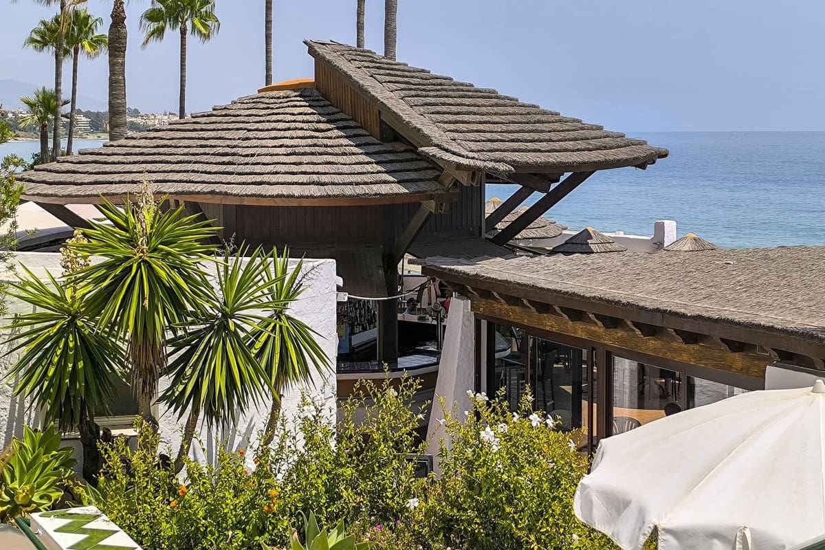 3 bedroom Apartment for rent in Estepona with pool garage - € 3,750 (Ref: 9115593)