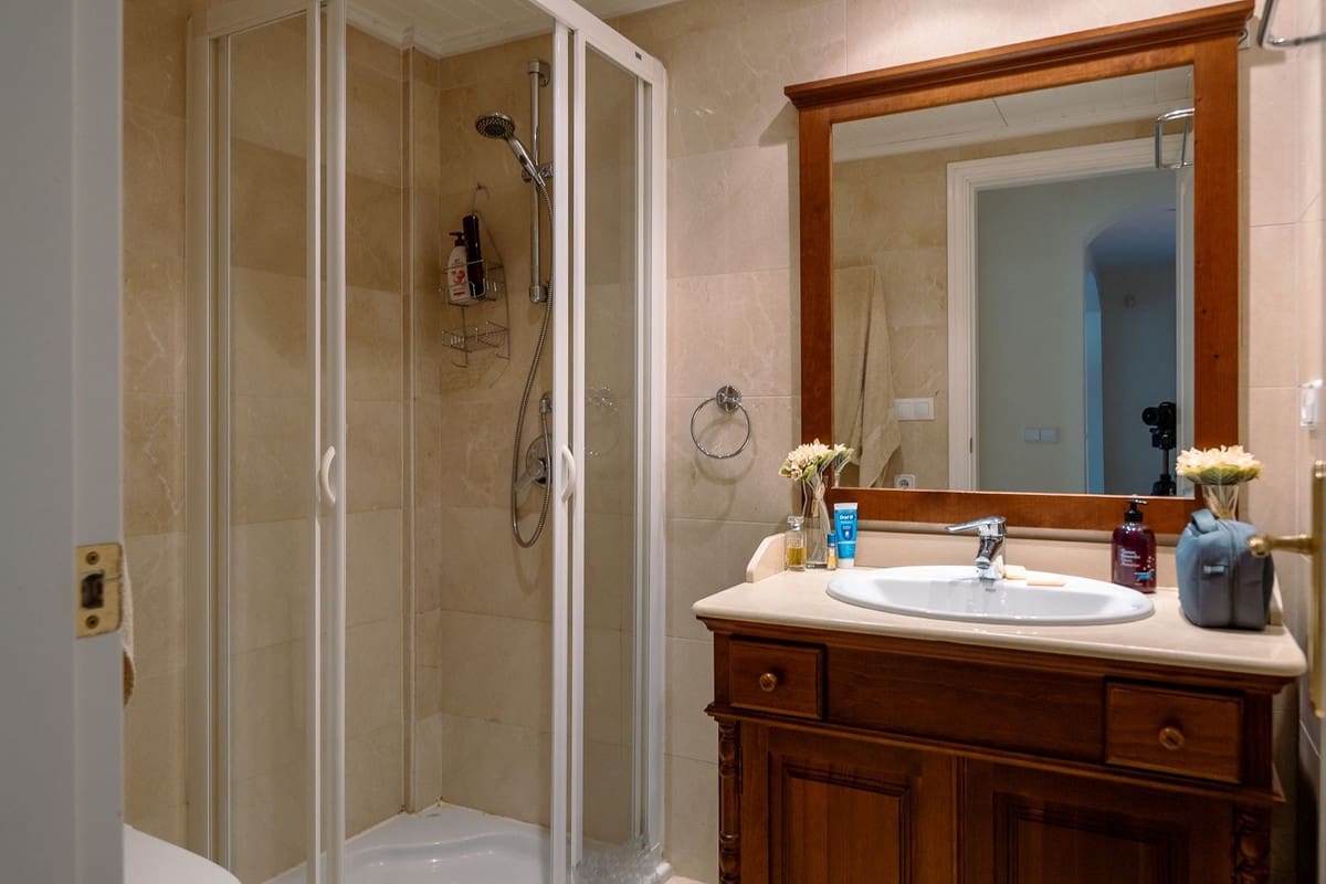 3 slaapkamer Appartement te koop in Los Arqueros met zwembad garage - € 495.000 (Ref: 9320022)