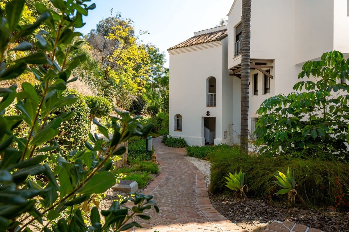 3 slaapkamer Appartement te koop in Los Arqueros met zwembad garage - € 495.000 (Ref: 9320022)