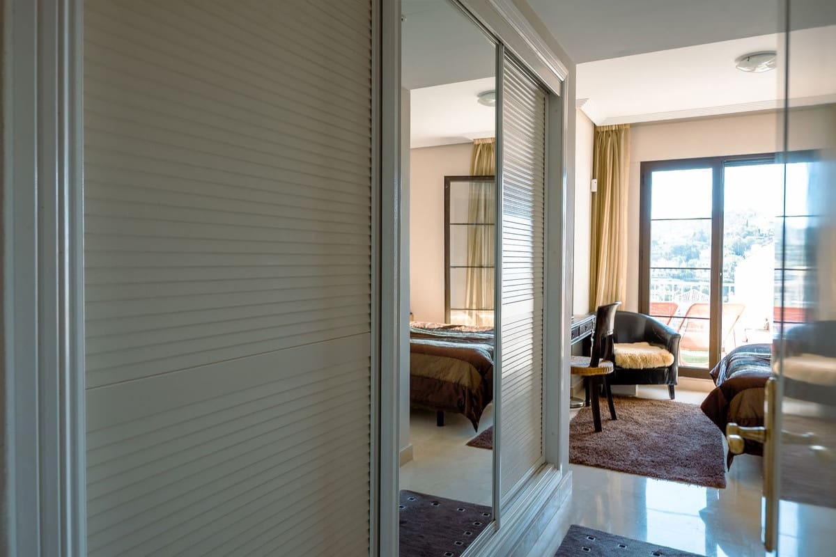 2 soverom Penthouse til salgs i Los Arqueros med svømmebasseng garasje - € 499 000 (Ref: 9325387)