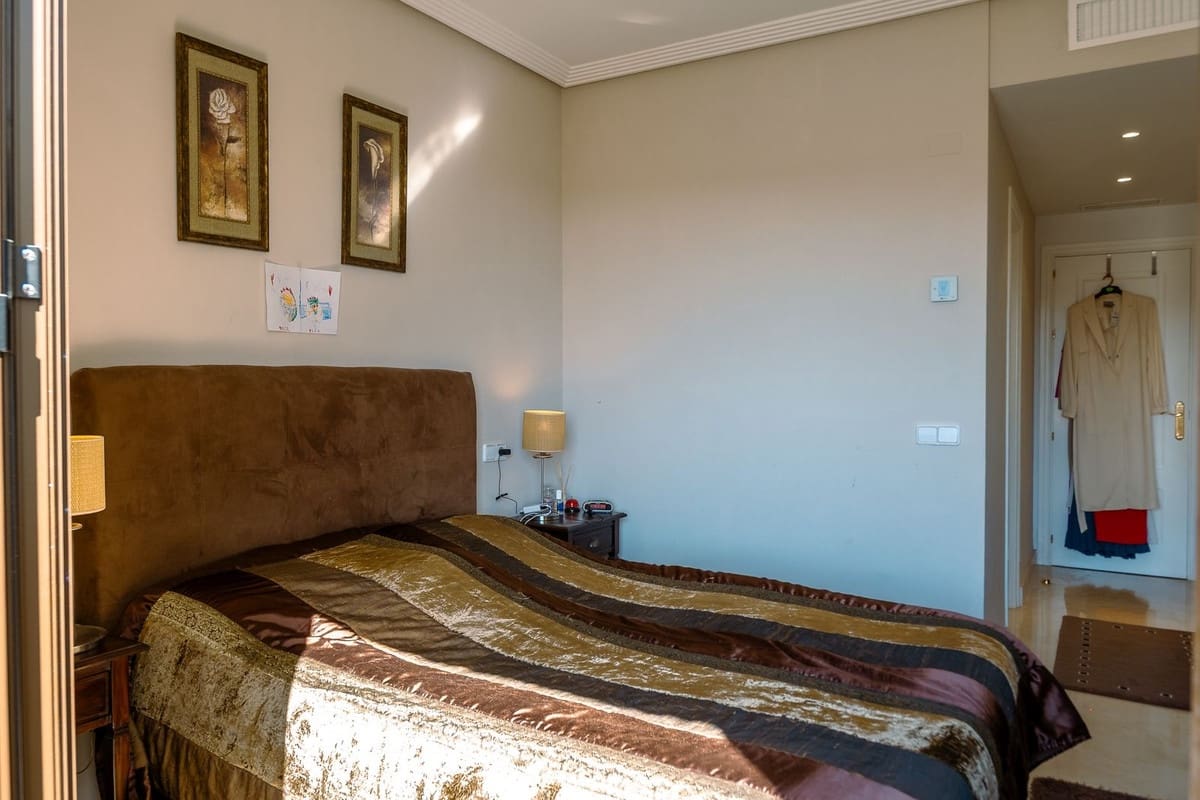 2 soverom Penthouse til salgs i Los Arqueros med svømmebasseng garasje - € 499 000 (Ref: 9325387)