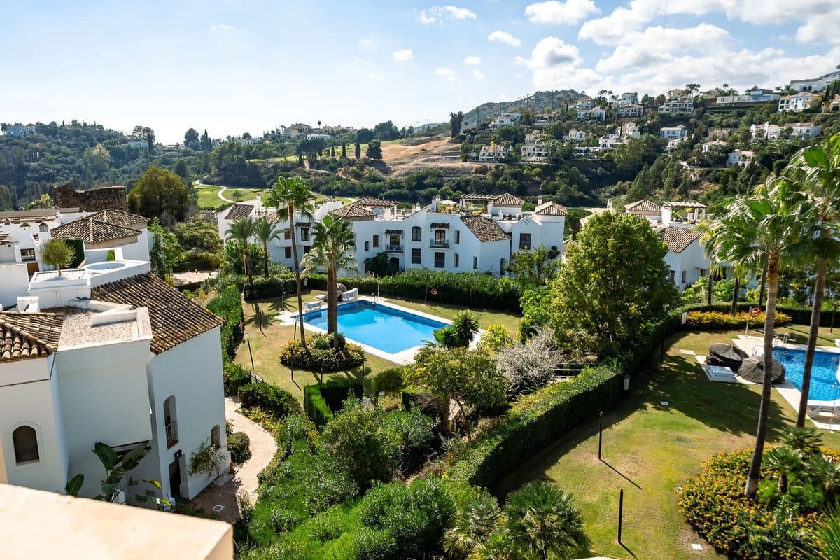 2 soverom Penthouse til salgs i Los Arqueros med svømmebasseng garasje - € 499 000 (Ref: 9325387)