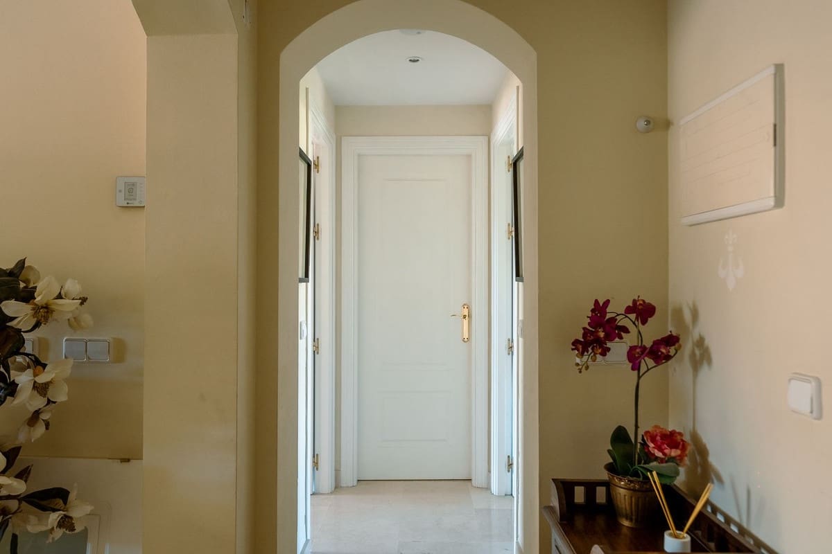 2 sovrum Takvåning till salu i Los Arqueros med pool garage - 465 000 € (Ref: 9325387)