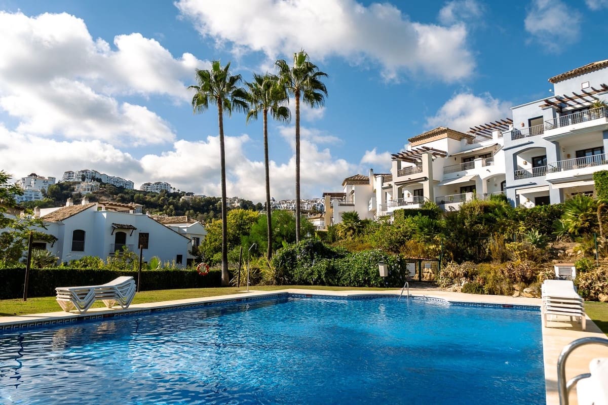 2 sovrum Takvåning till salu i Los Arqueros med pool garage - 465 000 € (Ref: 9325387)