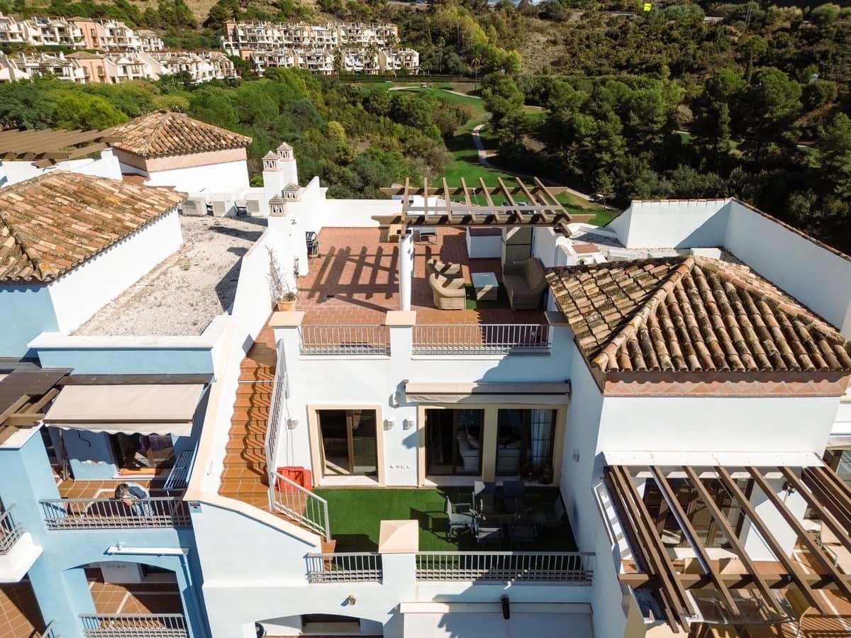 2 sovrum Takvåning till salu i Los Arqueros med pool garage - 465 000 € (Ref: 9325387)