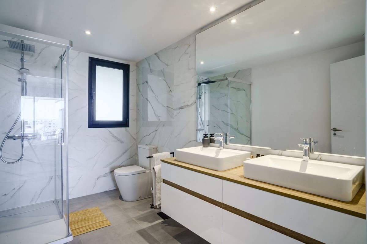 3 soverom Leilighet til salgs i Estepona med svømmebasseng garasje - € 1 400 (Ref: 9332699)