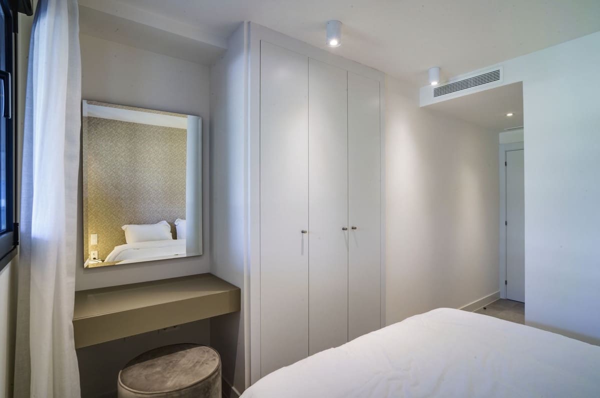 3 soverom Leilighet til salgs i Estepona med svømmebasseng garasje - € 1 400 (Ref: 9332699)