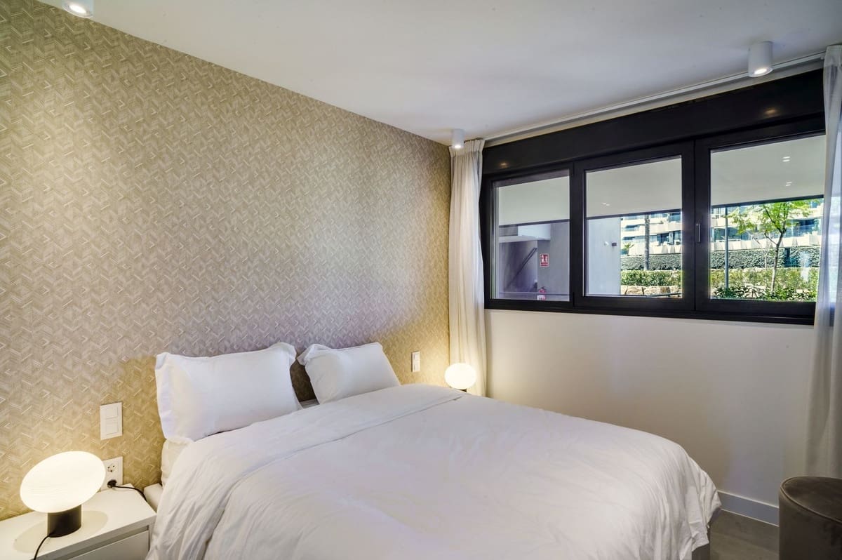 3 soverom Leilighet til salgs i Estepona med svømmebasseng garasje - € 1 400 (Ref: 9332699)