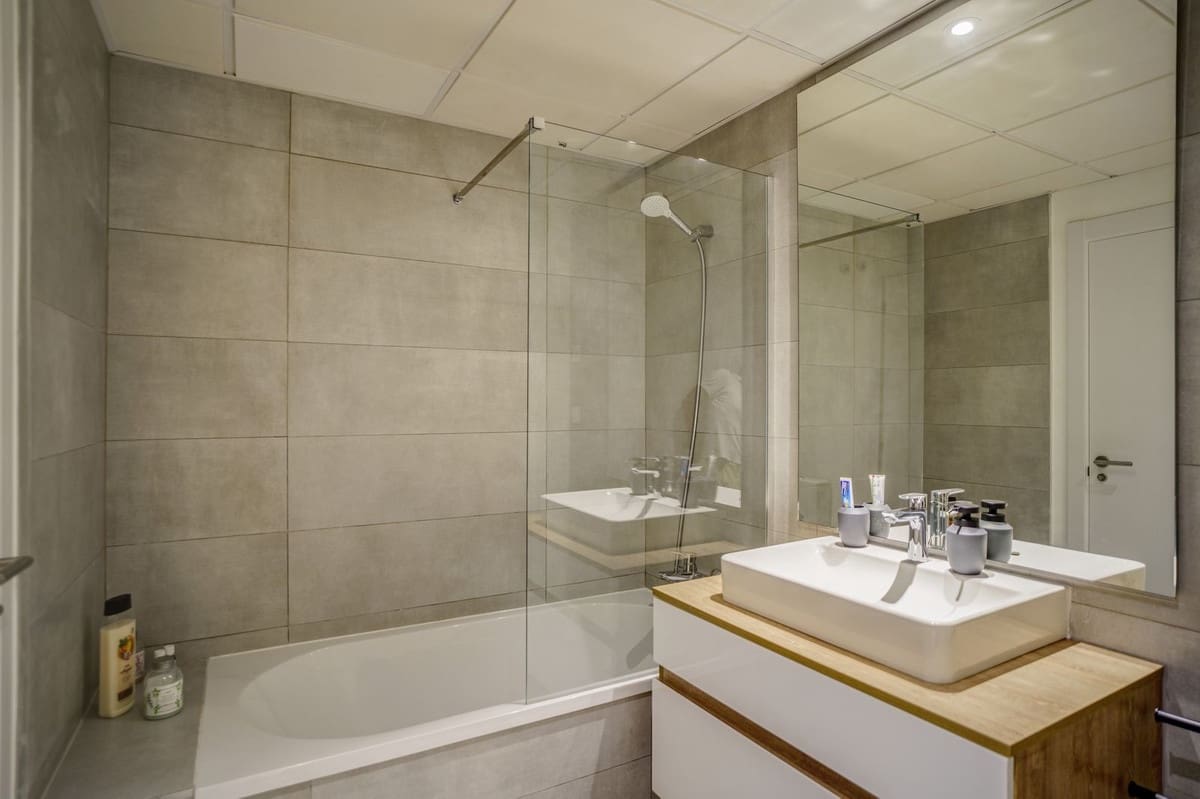 3 soverom Leilighet til salgs i Estepona med svømmebasseng garasje - € 1 400 (Ref: 9332699)