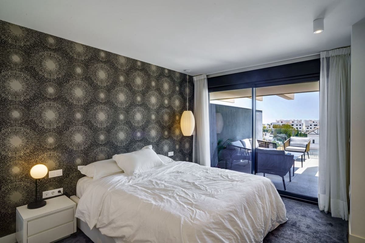 3 soverom Leilighet til salgs i Estepona med svømmebasseng garasje - € 1 400 (Ref: 9332699)