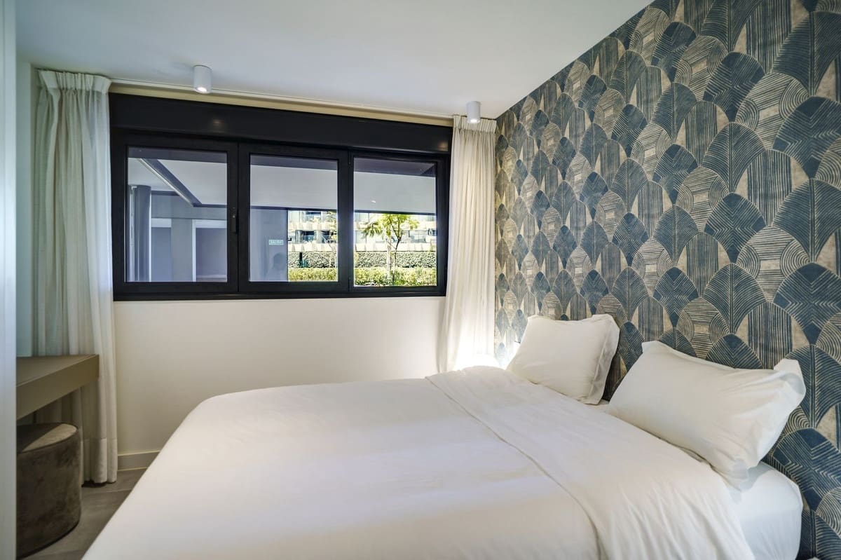 3 soverom Leilighet til salgs i Estepona med svømmebasseng garasje - € 1 400 (Ref: 9332699)