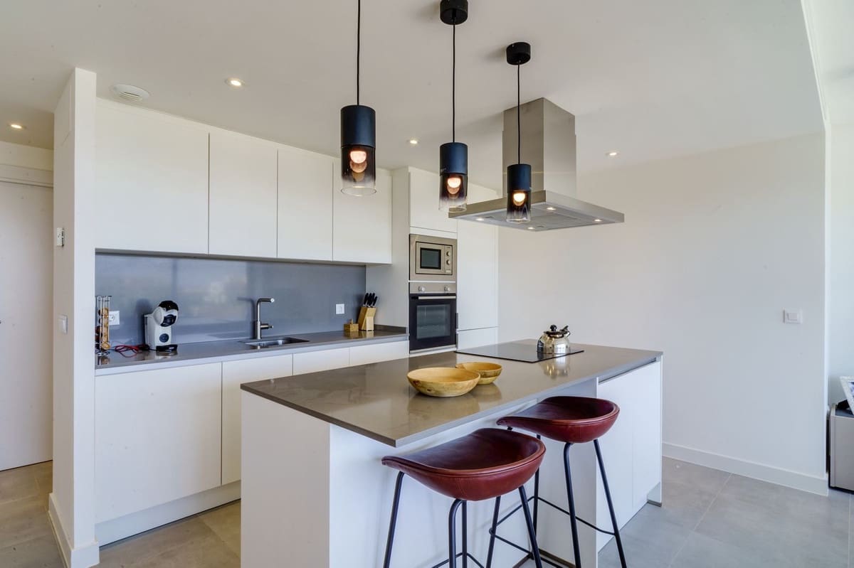 3 soverom Leilighet til salgs i Estepona med svømmebasseng garasje - € 1 400 (Ref: 9332699)