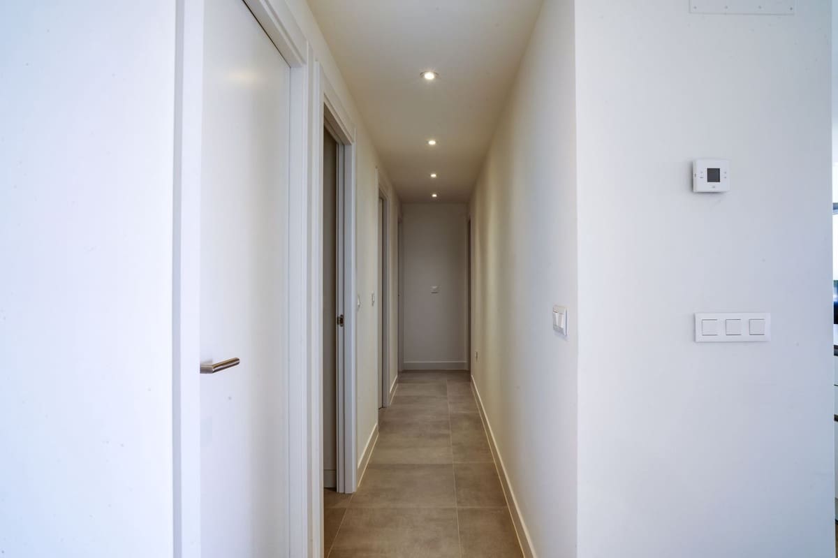 3 soverom Leilighet til salgs i Estepona med svømmebasseng garasje - € 1 400 (Ref: 9332699)