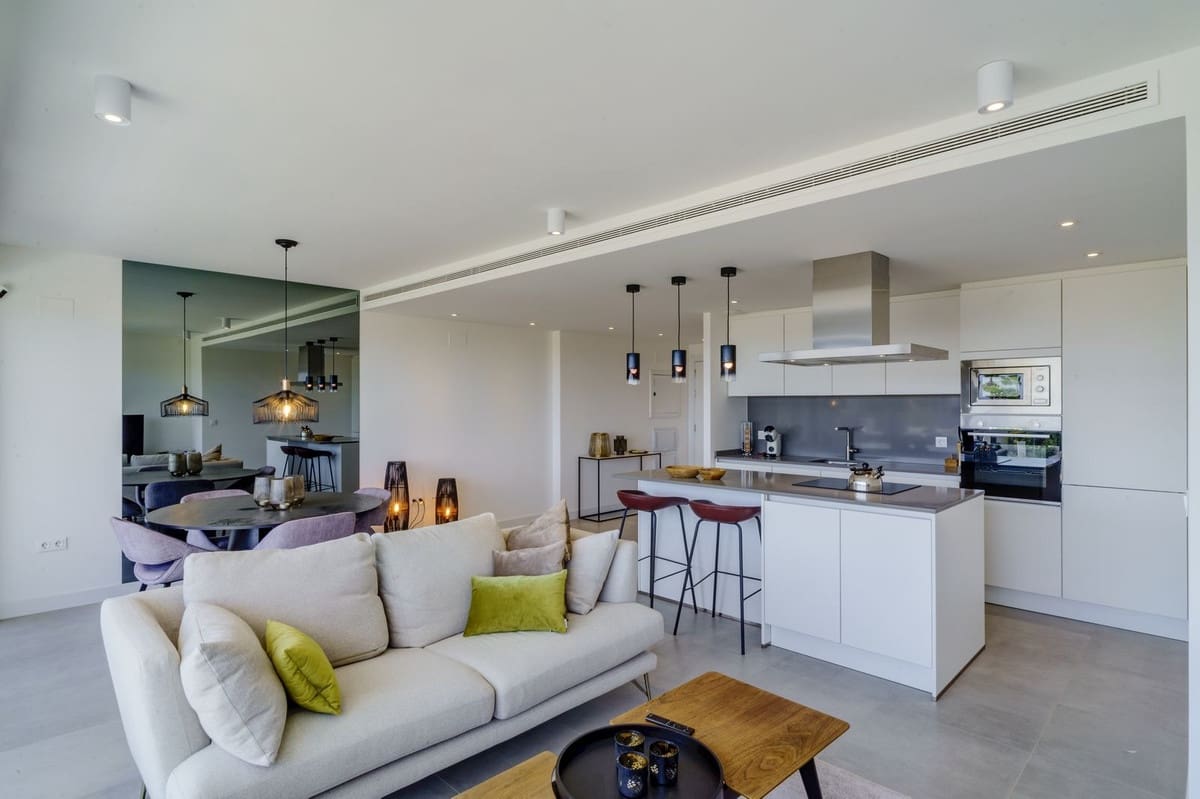 3 soverom Leilighet til salgs i Estepona med svømmebasseng garasje - € 1 400 (Ref: 9332699)