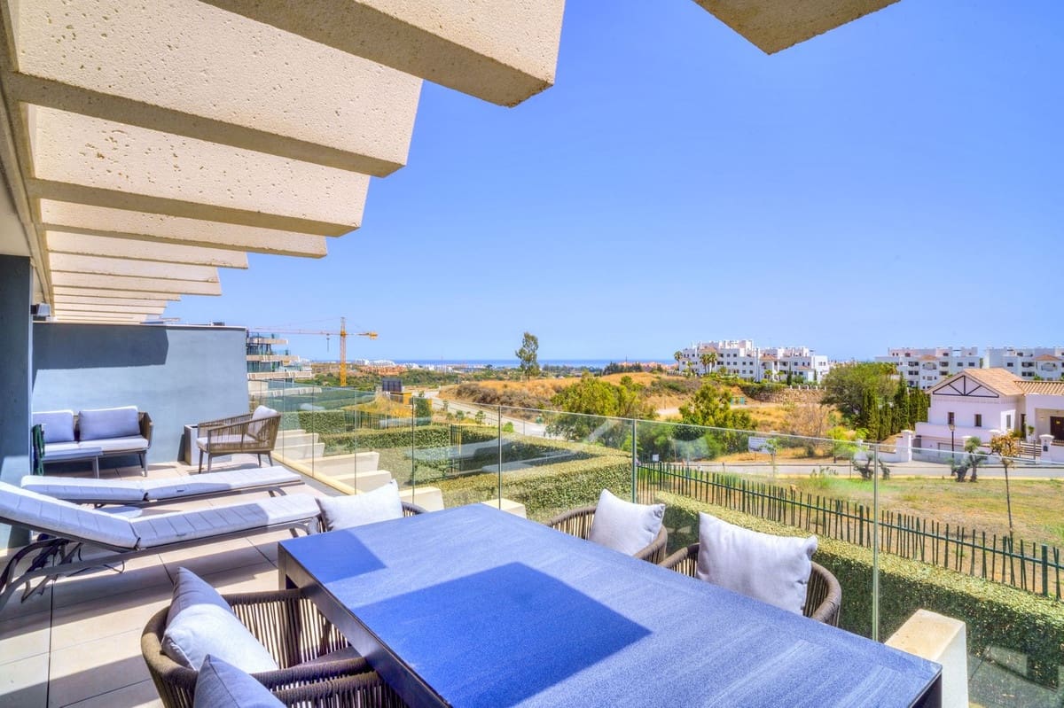 3 soverom Leilighet til salgs i Estepona med svømmebasseng garasje - € 1 400 (Ref: 9332699)