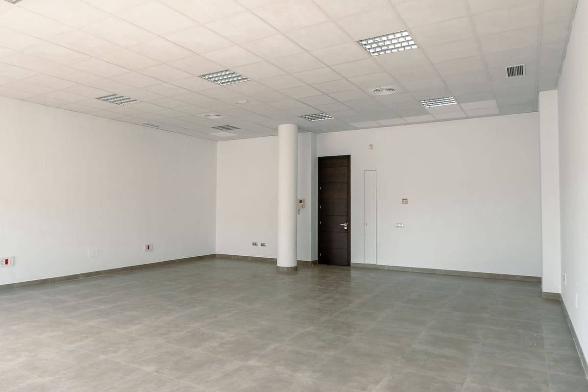 Office for rent in Bel-Air with garage - € 2,200 (Ref: 9335528)