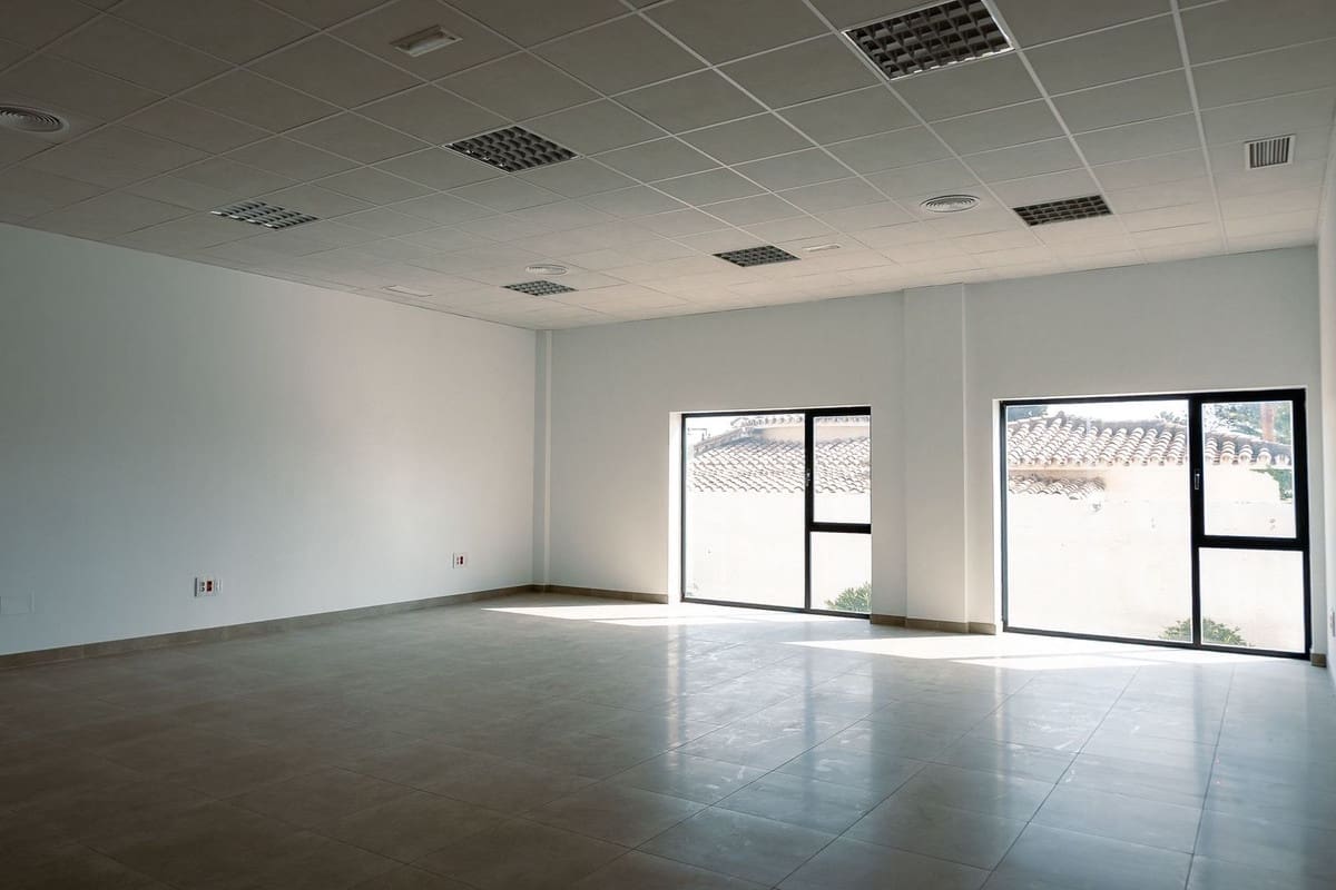 Office for rent in Bel-Air with garage - € 2,200 (Ref: 9335528)