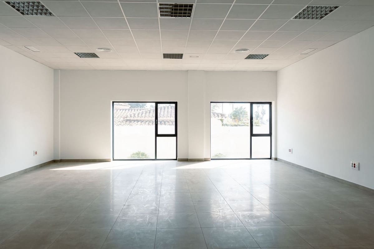 Office for rent in Bel-Air with garage - € 2,200 (Ref: 9335528)