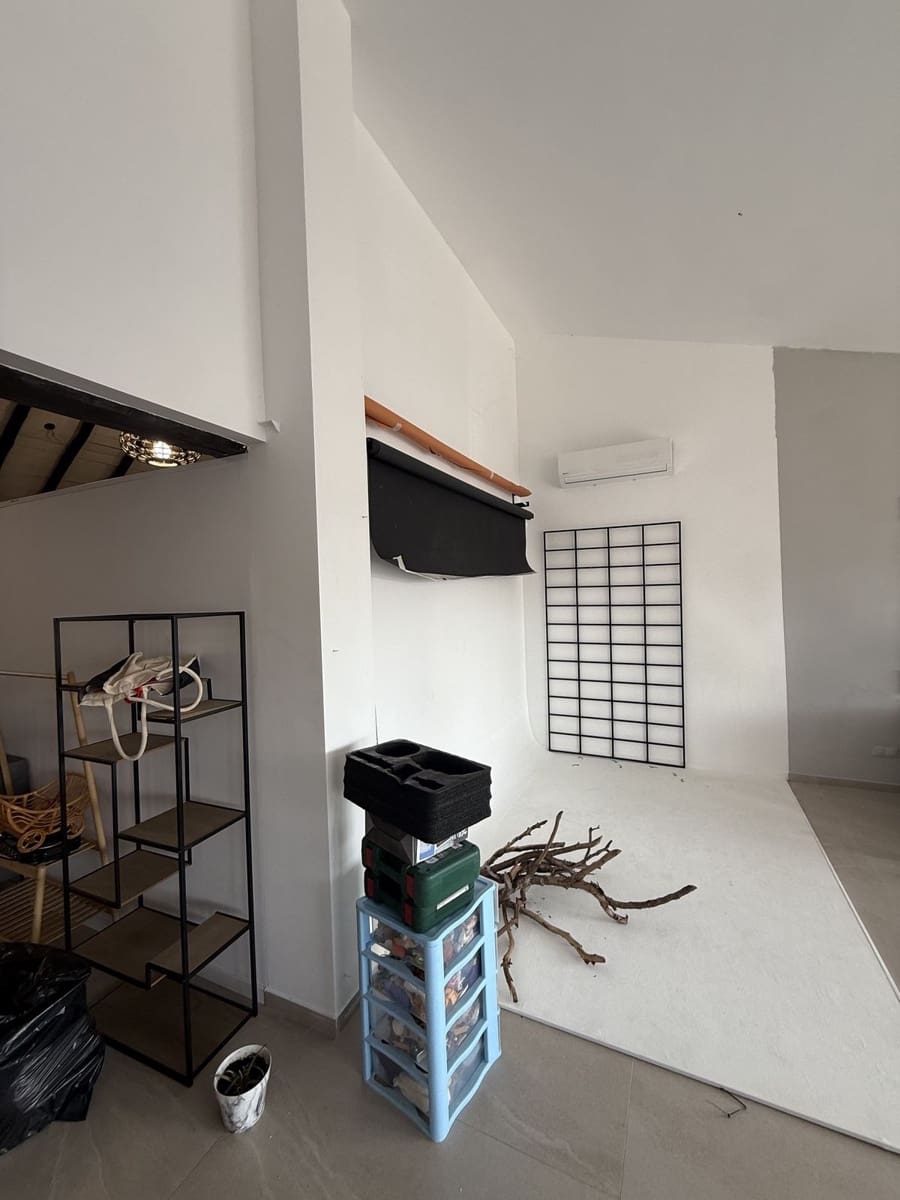 Erhverv til leje i Calahonda - € 1.250 (Ref: 9379876)